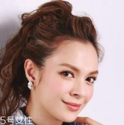 倒三角臉扎什么馬尾好看 倒三角臉扎馬尾教程 倒三角臉扎什么馬尾好看 倒三角臉扎馬尾教程