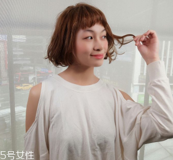 護發(fā)精油和護發(fā)乳哪個好 護發(fā)精油和護發(fā)乳怎么選 護發(fā)精油和護發(fā)乳哪個好 護發(fā)精油和護發(fā)乳怎么選