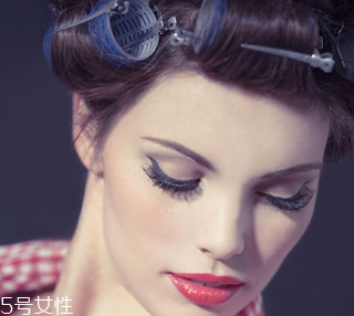 頭皮出油厲害怎么辦 頭皮出油6個正確養(yǎng)護習慣 頭皮出油厲害怎么辦 頭皮出油6個正確養(yǎng)護習慣