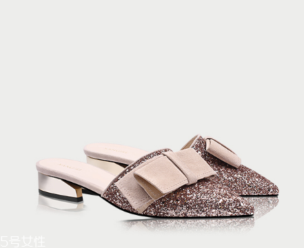 什么樣的拖鞋百搭？最百搭拖鞋款式推薦