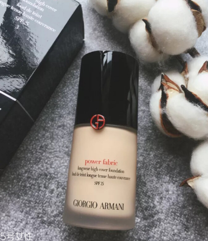 阿瑪尼權(quán)力粉底液2號(hào)色怎么樣 阿瑪尼權(quán)力粉底液試色 阿瑪尼權(quán)力粉底液2號(hào)色怎么樣 阿瑪尼權(quán)力粉底液試色