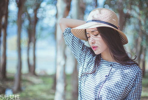 馬尾魚骨辮怎么自己編 馬尾魚骨辮5個(gè)簡單步驟