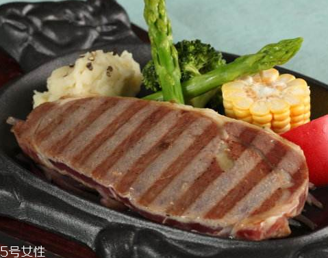 西冷牛排有肥肉嗎？西冷牛排是瘦肉嗎？