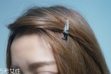 劉海長長過渡期怎么弄 用夾子夾劉海3個簡單方法 劉海長長過渡期怎么弄 用夾子夾劉海3個簡單方法