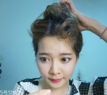 短劉海怎么扎丸子頭 清爽韓系短劉海丸子頭教程 短劉海怎么扎丸子頭 清爽韓系短劉海丸子頭教程