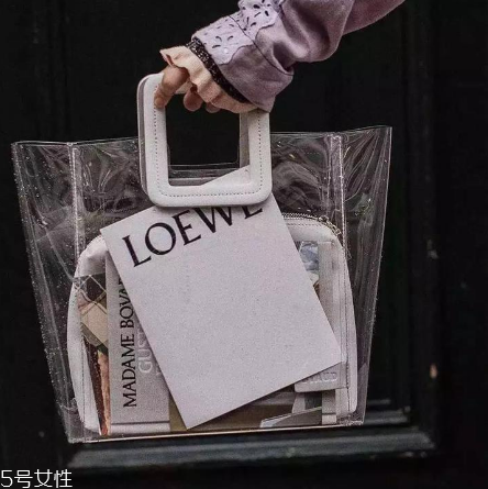 度假背什么包包好看？度假適合背什么包包？