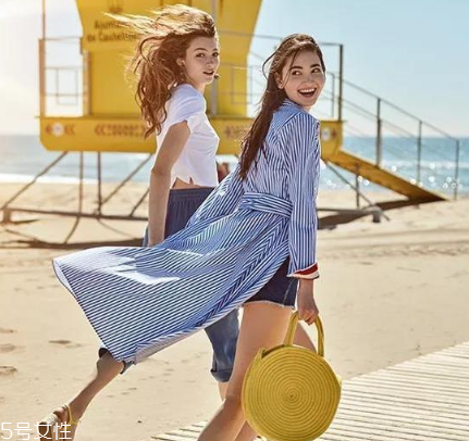 度假背什么包包好看？度假適合背什么包包？