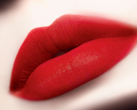 阿瑪尼口紅和ysl圣羅蘭哪個(gè)貴？阿瑪尼和ysl口紅哪個(gè)好