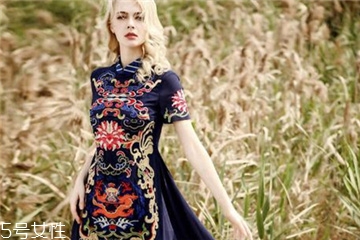 復(fù)古連衣裙怎么搭配？復(fù)古連衣裙搭配圖片