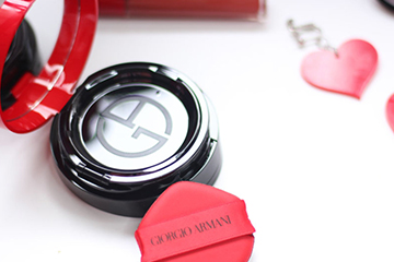 阿瑪尼粉底液和氣墊哪個(gè)好？阿瑪尼氣墊完勝粉底液