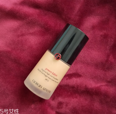 阿瑪尼權(quán)力粉底液5是黃幾白 阿瑪尼權(quán)力粉底液使用感 阿瑪尼權(quán)力粉底液5是黃幾白 阿瑪尼權(quán)力粉底液使用感