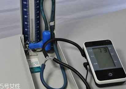 血壓計能用充電電池嗎？