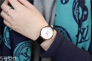 手表可以戴右手嗎？手表能不能戴在右手？