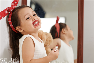 不掉色口紅怎么洗掉 不掉色口紅好嗎 不掉色口紅怎么洗掉 不掉色口紅好嗎