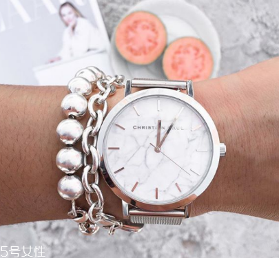 手表可以用吹風(fēng)機(jī)吹嗎？手表進(jìn)水能用吹風(fēng)機(jī)嗎？