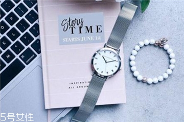 手表可以用吹風(fēng)機(jī)吹嗎？手表進(jìn)水能用吹風(fēng)機(jī)嗎？