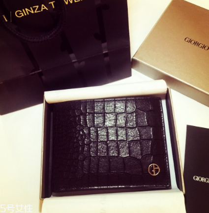 阿瑪尼錢包貴嗎？阿瑪尼錢包專柜價格