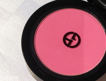 阿瑪尼腮紅怎么樣？阿瑪尼腮紅評(píng)測(cè)
