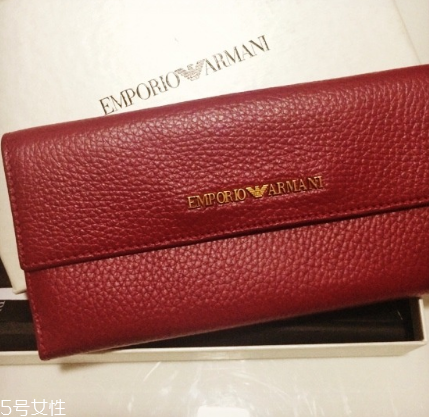 阿瑪尼錢(qián)包什么檔次？阿瑪尼錢(qián)包高檔嗎？