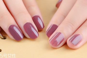 指甲油怎么避免涂到肉上 指甲油超級(jí)實(shí)用技巧 指甲油怎么避免涂到肉上 指甲油超級(jí)實(shí)用技巧