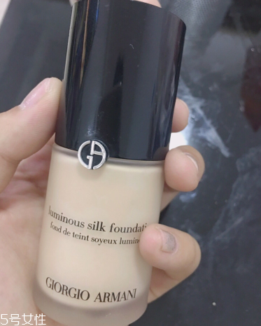 阿瑪尼粉底液怎么選 阿瑪尼絲柔粉底液怎么樣 阿瑪尼粉底液怎么選 阿瑪尼絲柔粉底液怎么樣