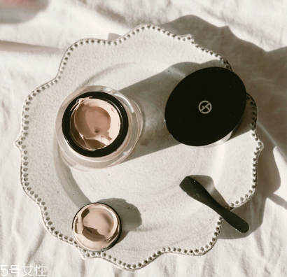 阿瑪尼素顏霜能遮瑕嗎？阿瑪尼素顏霜有遮瑕效果嗎？