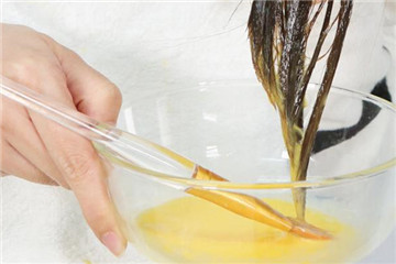 頭發(fā)干枯毛躁怎么辦 3款自制天然發(fā)膜教程