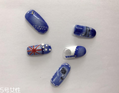 如何做破洞牛仔美甲 破洞美甲簡單涂抹教程 如何做破洞牛仔美甲 破洞美甲簡單涂抹教程