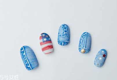 如何做破洞牛仔美甲 破洞美甲簡單涂抹教程 如何做破洞牛仔美甲 破洞美甲簡單涂抹教程