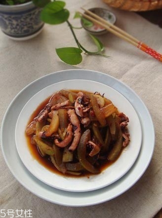 西瓜皮可以炒著吃嗎？西瓜皮可以炒什么？