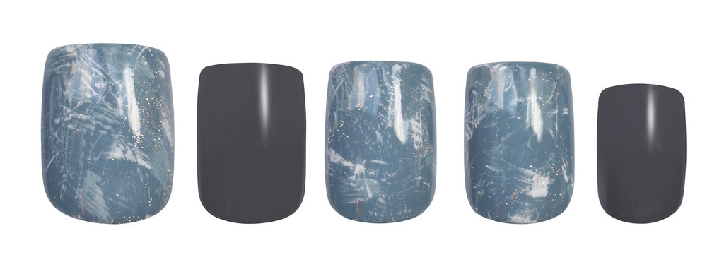 如何做破洞牛仔美甲 破洞美甲簡單涂抹教程 如何做破洞牛仔美甲 破洞美甲簡單涂抹教程