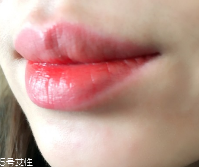 ysl黑管唇釉402試色 ysl圣羅蘭黑管唇釉怎么樣 ysl黑管唇釉402試色 ysl圣羅蘭黑管唇釉怎么樣