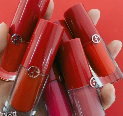 阿瑪尼小胖丁唇釉303號(hào)試色 阿瑪尼口紅303的顏色 阿瑪尼小胖丁唇釉303號(hào)試色 阿瑪尼口紅303的顏色