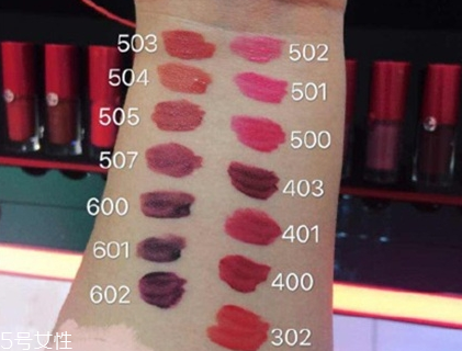 阿瑪尼小胖丁唇釉303號(hào)試色 阿瑪尼口紅303的顏色 阿瑪尼小胖丁唇釉303號(hào)試色 阿瑪尼口紅303的顏色