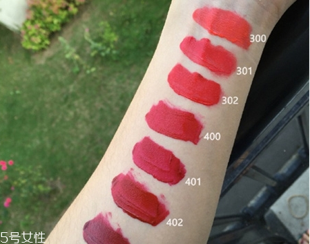 阿瑪尼小胖丁唇釉303號(hào)試色 阿瑪尼口紅303的顏色 阿瑪尼小胖丁唇釉303號(hào)試色 阿瑪尼口紅303的顏色