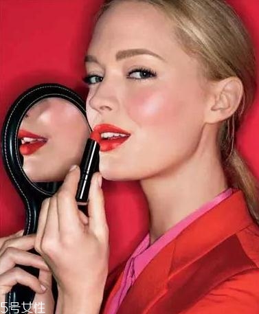 不掉色口紅怎么洗掉 不掉色口紅好嗎 不掉色口紅怎么洗掉 不掉色口紅好嗎
