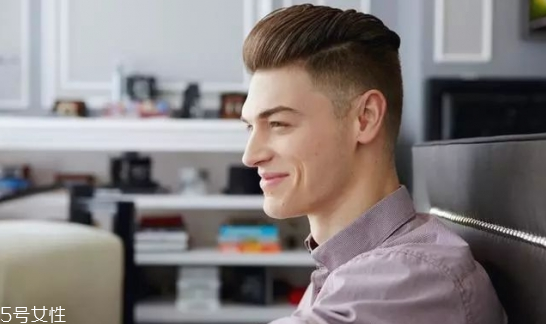 男生夏天適合剪什么發(fā)型 2018男生流行發(fā)型短發(fā) 男生夏天適合剪什么發(fā)型 2018男生流行發(fā)型短發(fā)
