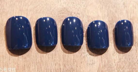 短指甲涂什么顏色顯手肥 短指甲不能碰的美甲圖案 短指甲涂什么顏色顯手肥 短指甲不能碰的美甲圖案