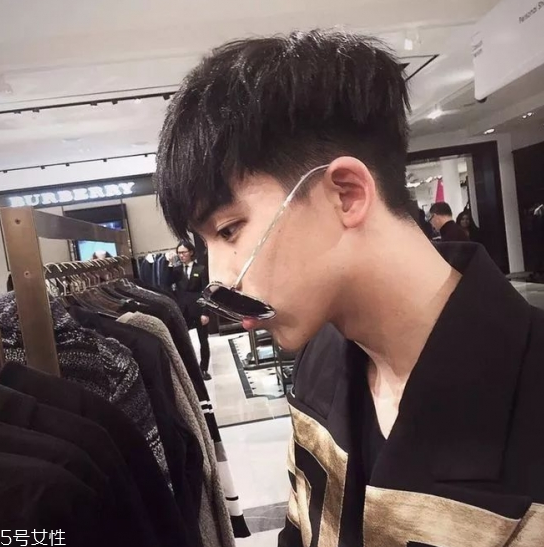 男生剪什么發(fā)型好看 男生懶人發(fā)型推薦 男生剪什么發(fā)型好看 男生懶人發(fā)型推薦