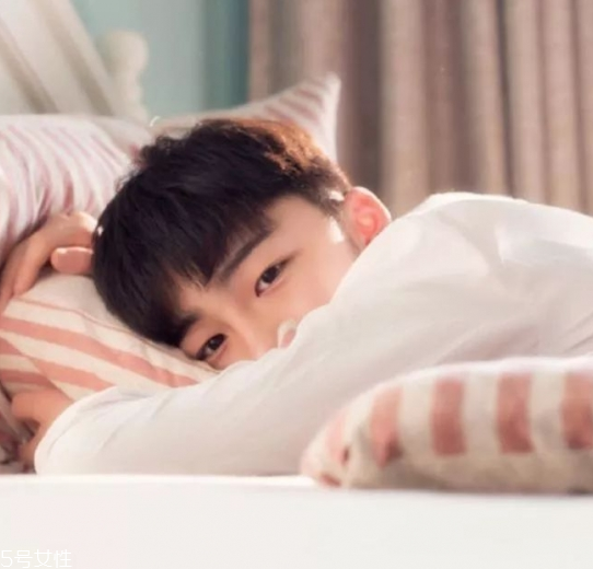 男生剪什么發(fā)型好看 男生懶人發(fā)型推薦 男生剪什么發(fā)型好看 男生懶人發(fā)型推薦