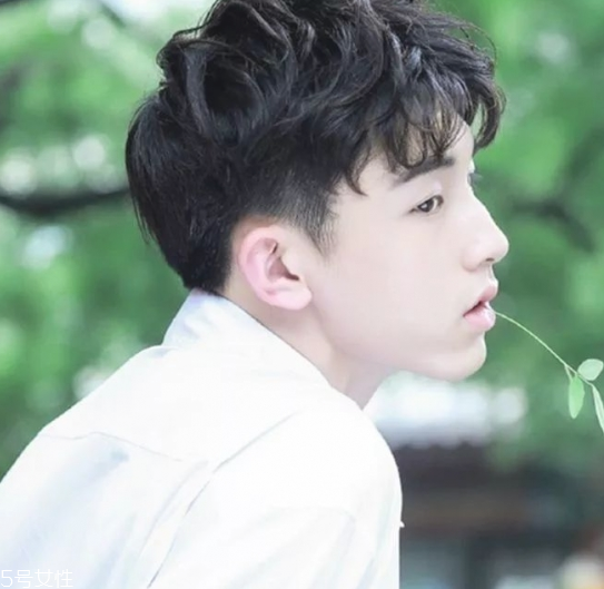 男生剪什么發(fā)型好看 男生懶人發(fā)型推薦 男生剪什么發(fā)型好看 男生懶人發(fā)型推薦