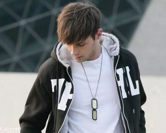 男生剪什么發(fā)型好看 男生懶人發(fā)型推薦 男生剪什么發(fā)型好看 男生懶人發(fā)型推薦