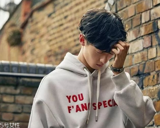 男生剪什么發(fā)型好看 男生懶人發(fā)型推薦 男生剪什么發(fā)型好看 男生懶人發(fā)型推薦