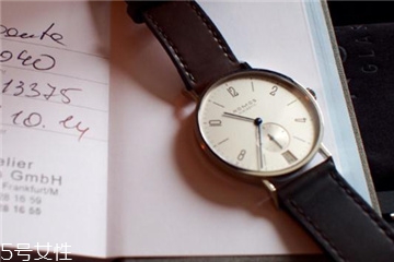 手表日期調(diào)過了怎么辦？手表日期調(diào)多了怎么調(diào)回去？