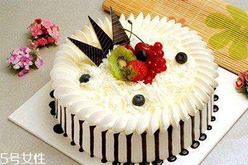 蛋糕用動(dòng)物奶油和植物奶油哪個(gè)好？動(dòng)物奶油和植物奶油區(qū)別