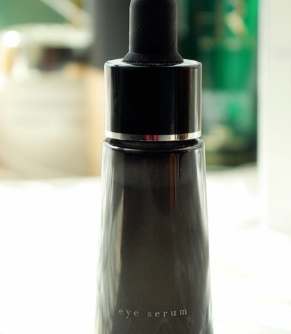 阿瑪尼黑鑰匙眼部精華怎么用？阿瑪尼黑鑰匙眼部精華多少錢