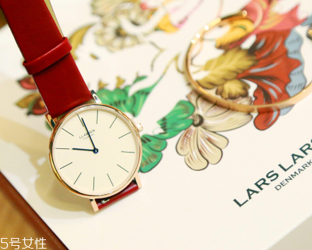 拉爾森手表和dw哪個(gè)好？lars larsen好還是dw好？