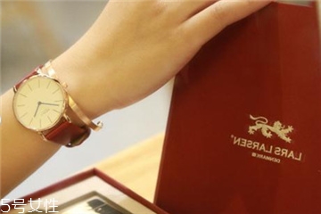 拉爾森手表和dw哪個(gè)好？lars larsen好還是dw好？