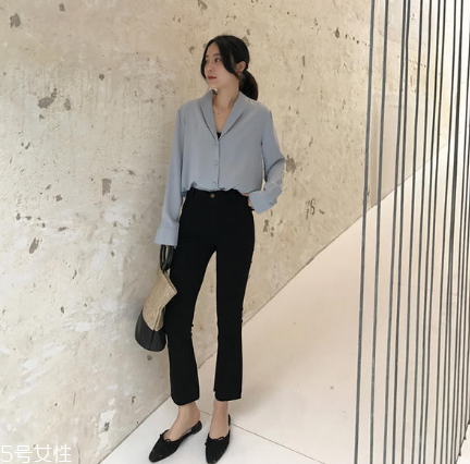 喇叭褲怎么搭配顯腿長(zhǎng)？喇叭褲怎么穿顯高？