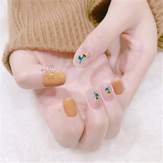 夏天美甲什么顏色顯手白 美甲圖片2022新款式夏款 夏天美甲什么顏色顯手白 美甲圖片2022新款式夏款
